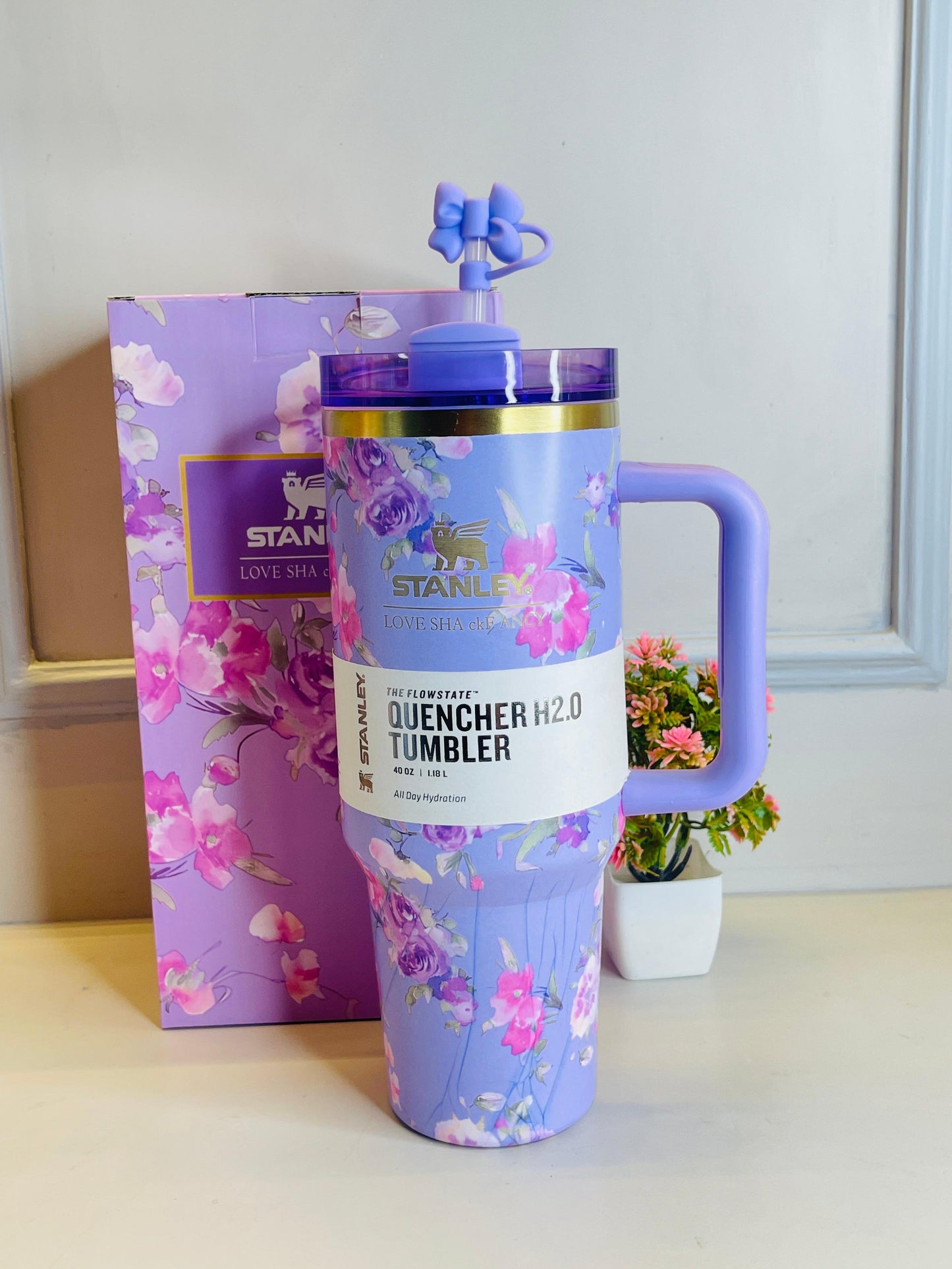 Stanley Quencher H2.0 FlowState Tumbler – Love Shack Special Edition