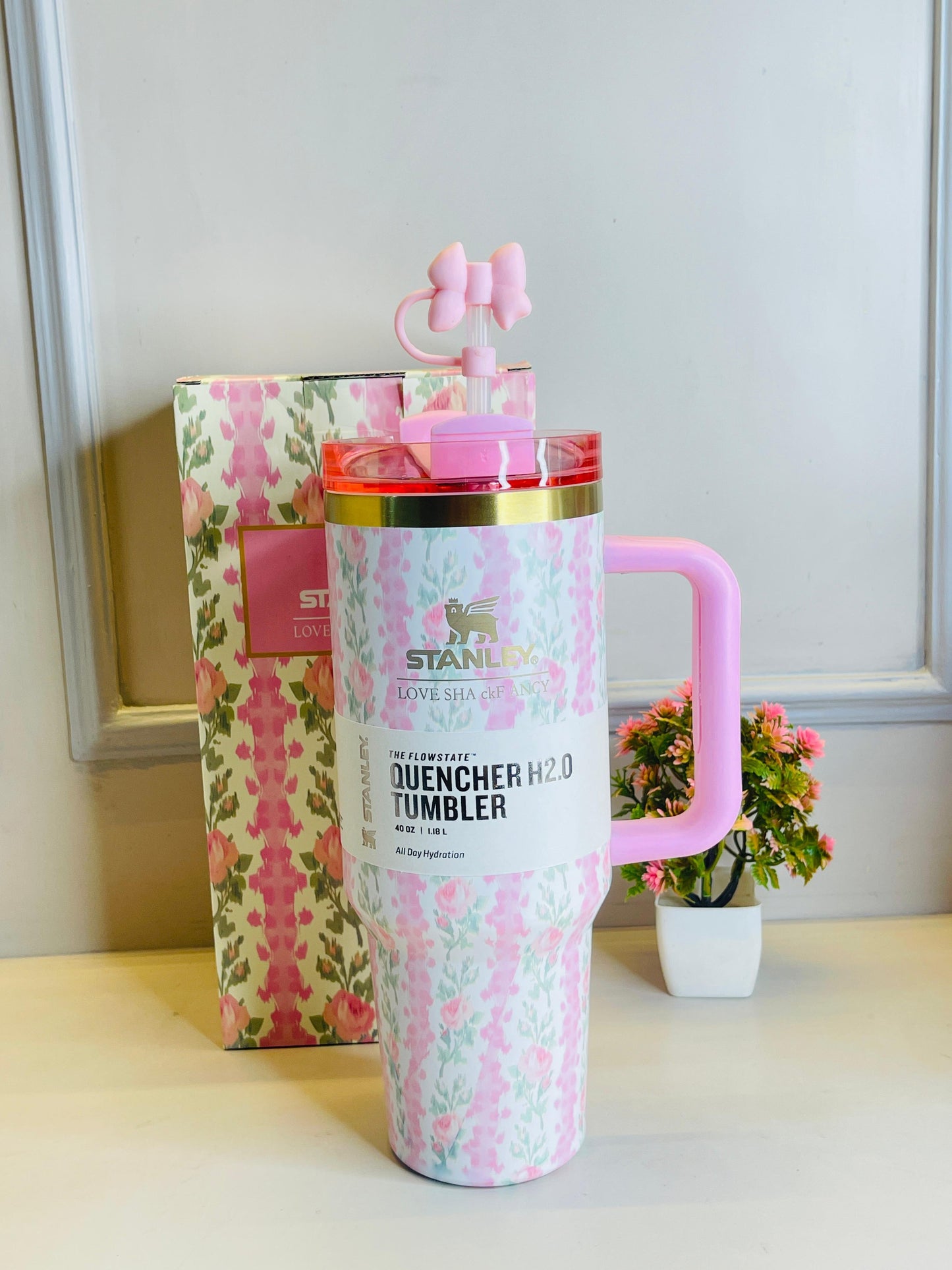 Stanley Quencher H2.0 FlowState Tumbler – Love Shack Special Edition