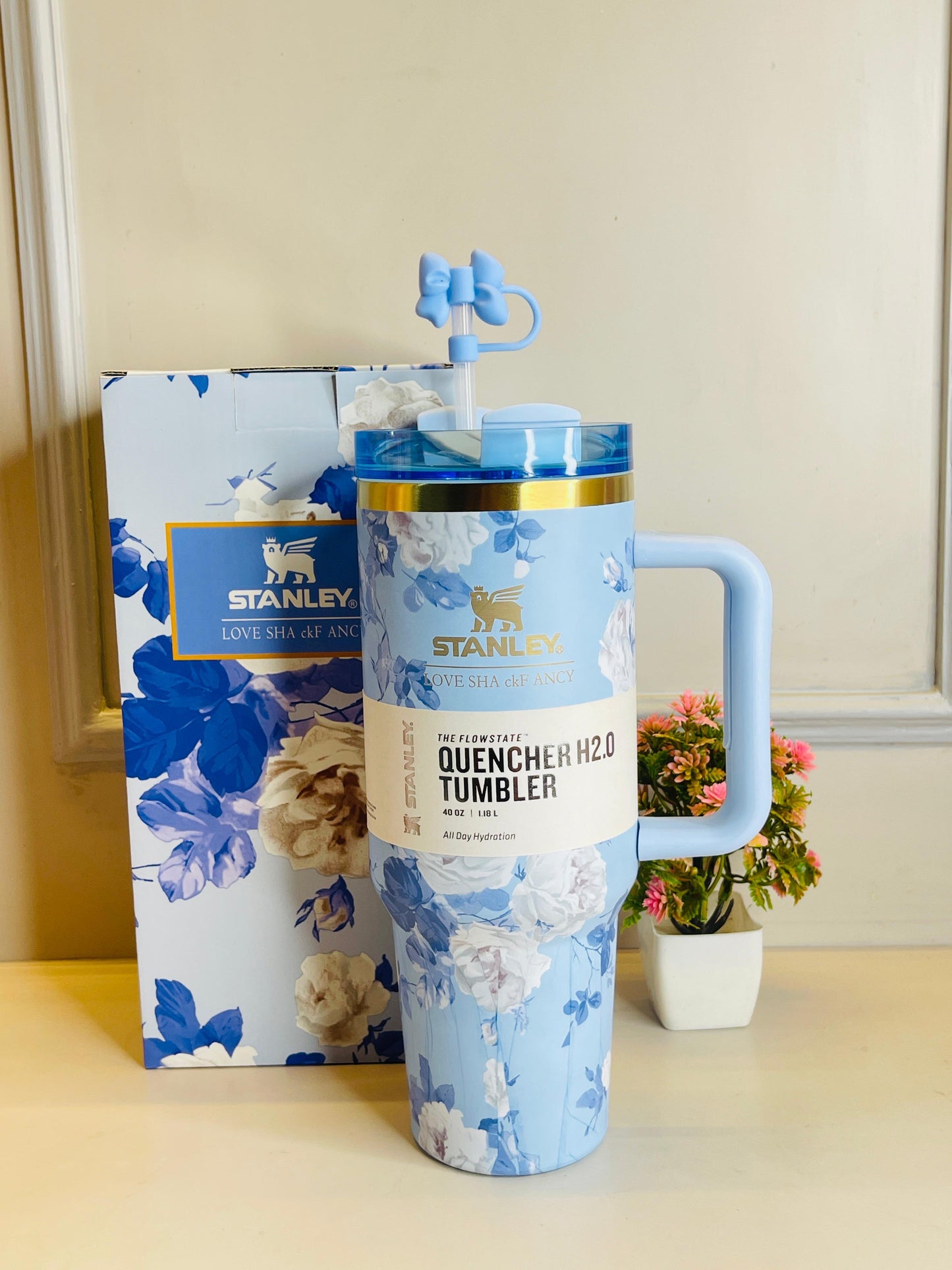 Stanley Quencher H2.0 FlowState Tumbler – Love Shack Special Edition